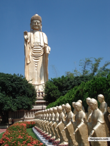 Th0uS@nD BuDdH@ tHrU m@ EyEs - click for next photo