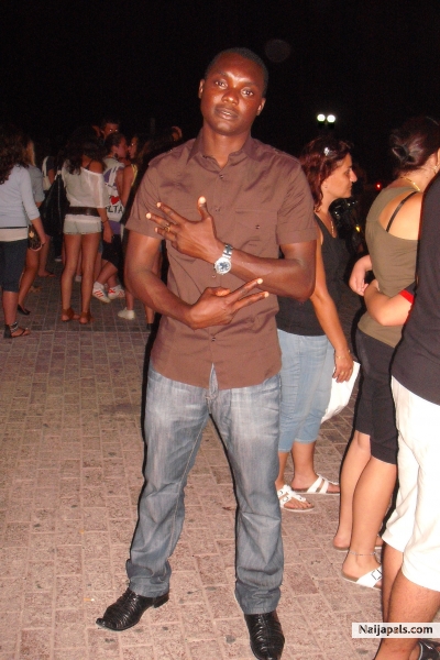  - click for next photo