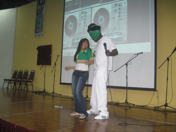 mimming yahooze in a show - click for next photo