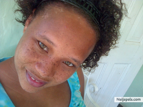 My pretty eyes - click for next photo