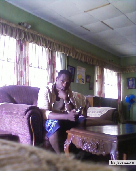 chatn wit ma baby on the phone - click for next photo