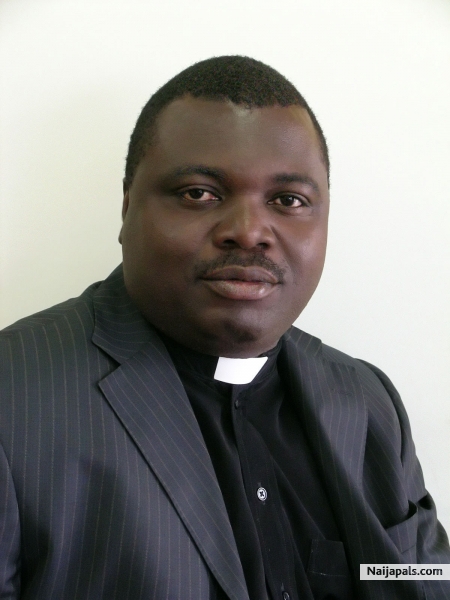 Dr. Peter Kekere Fatumo - click for next photo