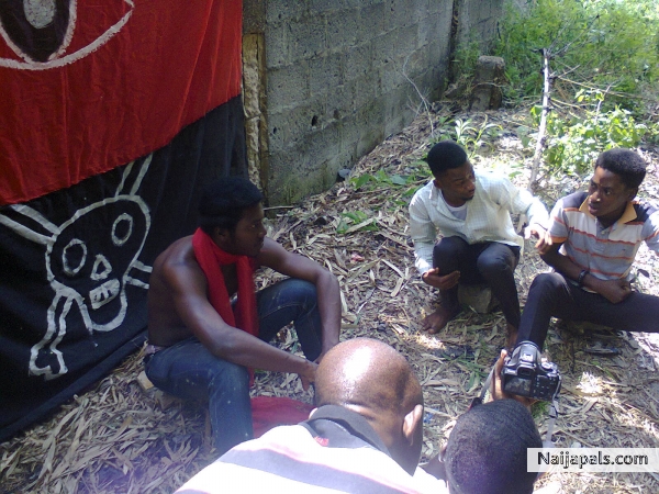 shooting locating at isolo lagos. am film director and some of my cast and also crew over there? - click for next photo