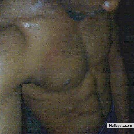 6-pack yummy daddy - click for next photo