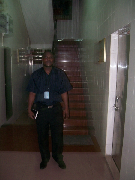 on the way to house of God - click for next photo