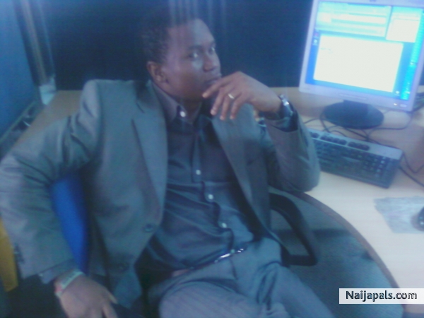 me @ the office - click for next photo