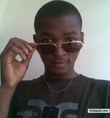 ...AM NOT SAYIN AM DA BEST BUT AM ASKIN' WHO IS BETTER... - click for next photo