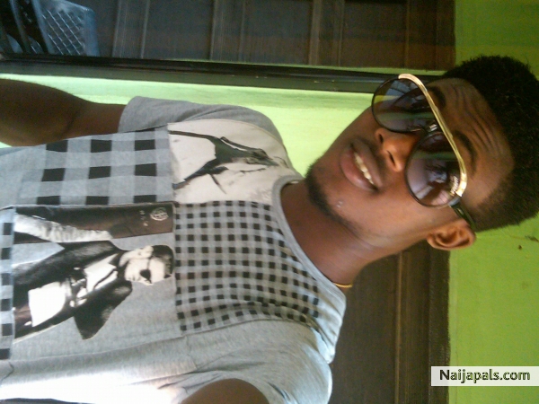 I' m proud to be a Nigerian - click for next photo