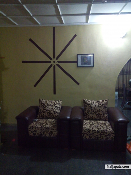 PICTURES STAND DESIGN 08137259945 - click for next photo