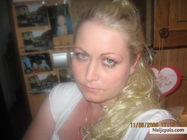 just me Meri - click for next photo
