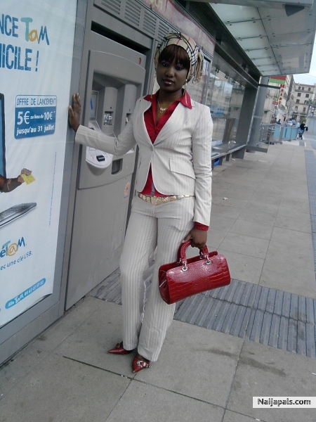  - click for next photo