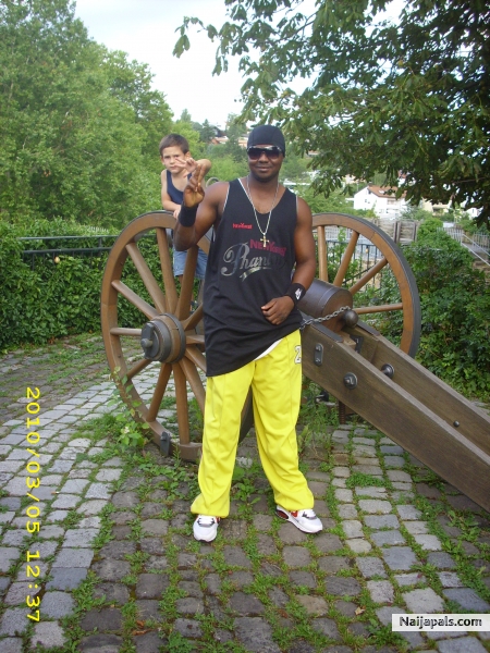  - click for next photo