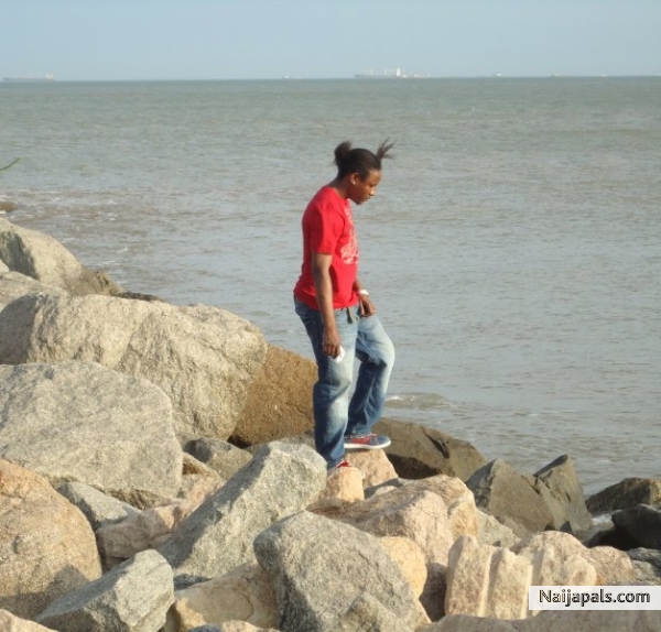  - click for next photo