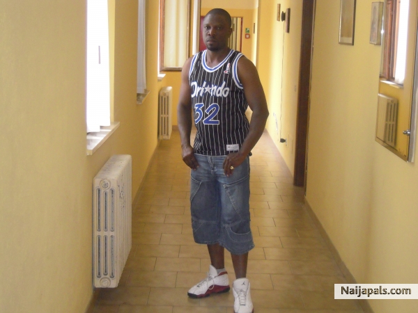 hello to my fellow nigeria - click for next photo