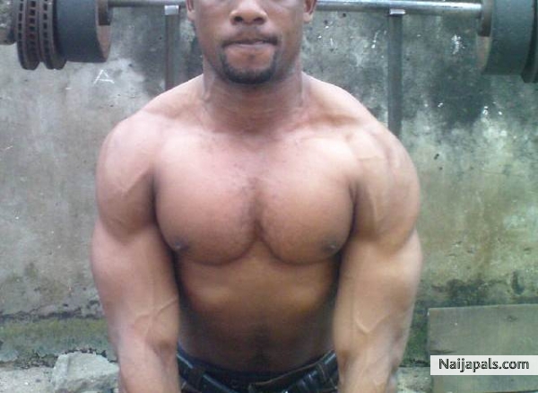 pulling it hard @ gym - click for next photo