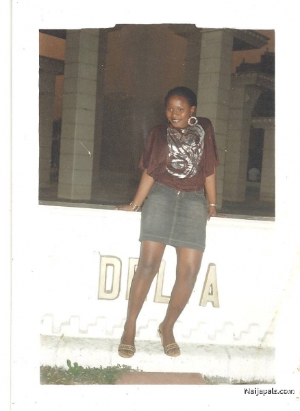 close to Nicon Hilton Fountain abj - click for next photo