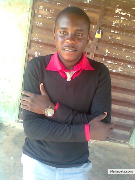 AY BIZZY - click for next photo