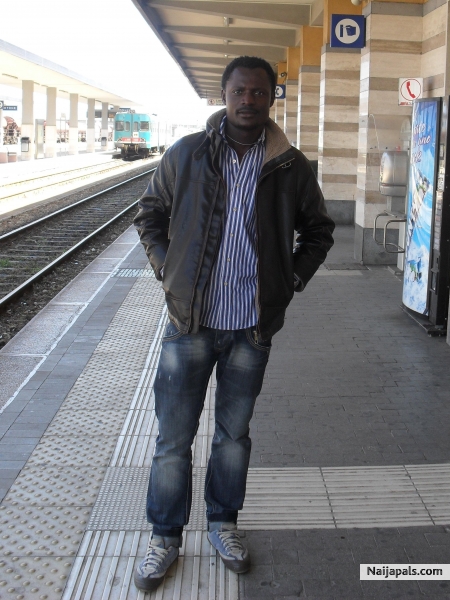  - click for next photo