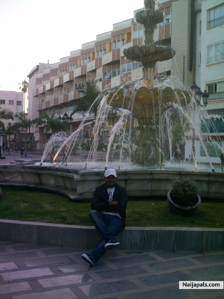  - click for next photo