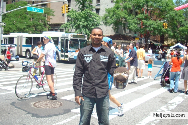 manhattan in a street carnival - click for next photo