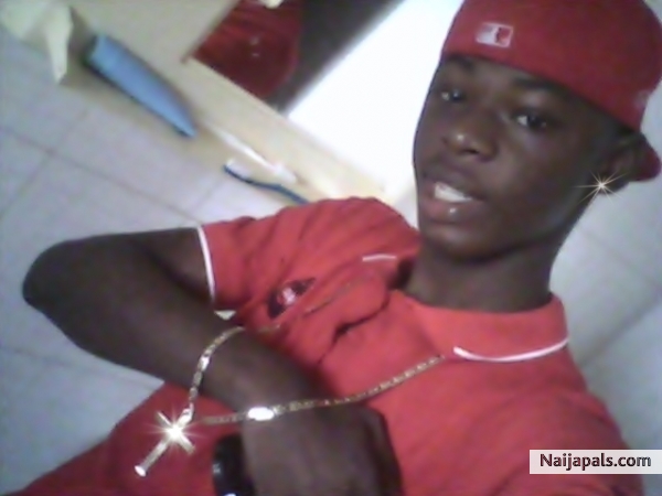 Blinks.... I don dey speak chinese - click for next photo
