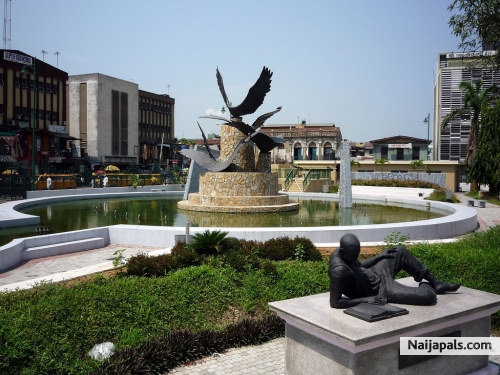 LAGOS IS BEAUTIFUL2 - click for next photo