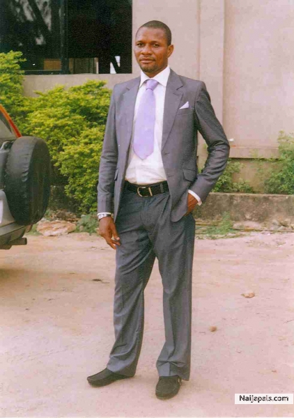 Dis is d real man - click for next photo