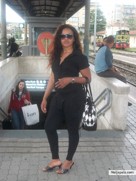  - click for next photo