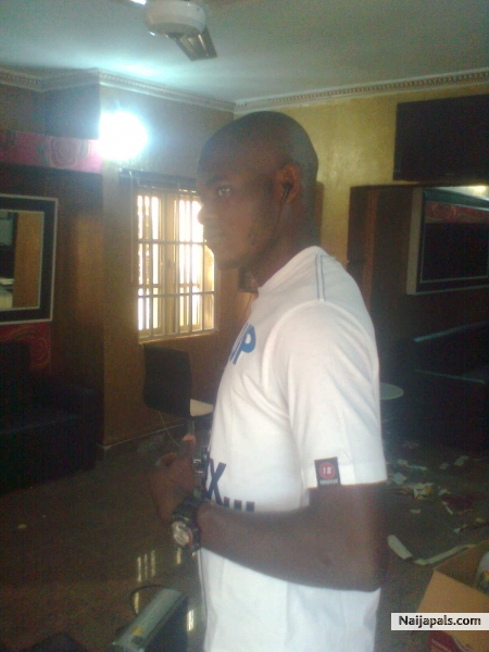  - click for next photo