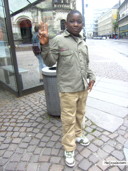  - click for next photo