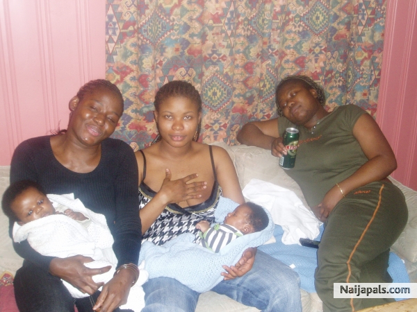 my sis n her friend with their babies - click for next photo