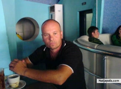mee - click for next photo