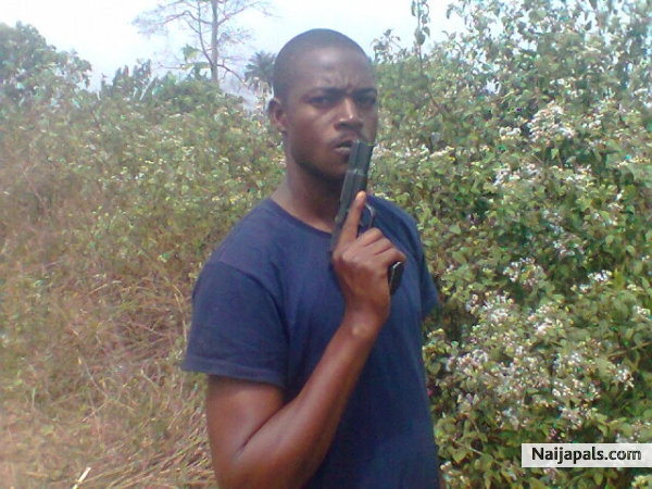Im bad i remen bad ontill d bad ones become d gud ones. The Congo men in naija> * - click for next photo