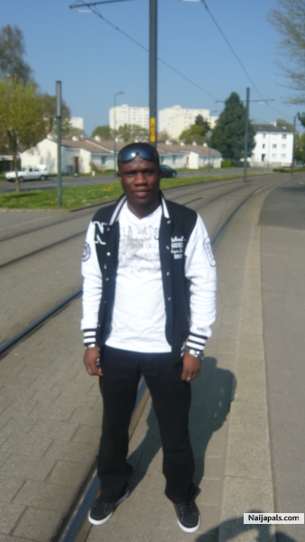 nantes - click for next photo