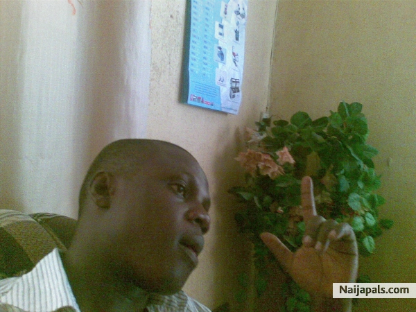THERE IS STILL REAL LOVE IN NIGER - click for next photo