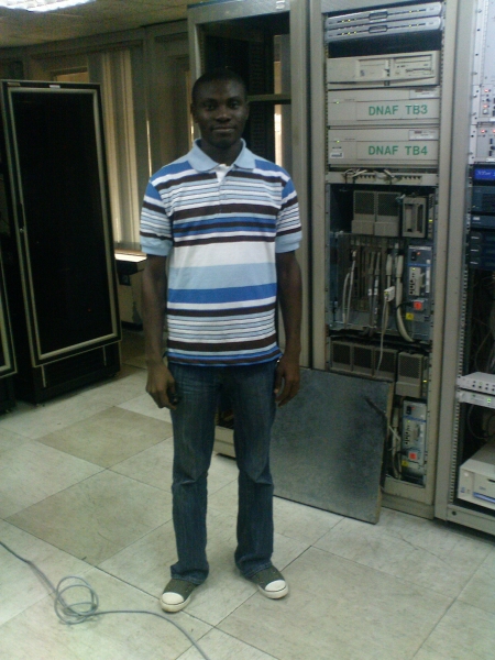 tope posing at work - click for next photo