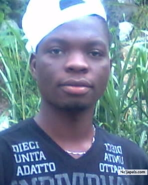 Emayell in d buildin - click for next photo