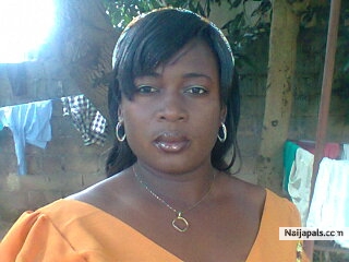 Pretty babe - click for next photo