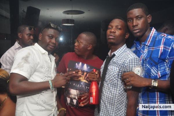 Clubbin Tinz - click for next photo