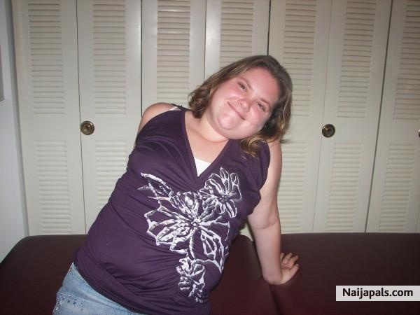 ME JUST CHILLIN AT MY FRIENDS CRIB!!!!!!!!! - click for next photo
