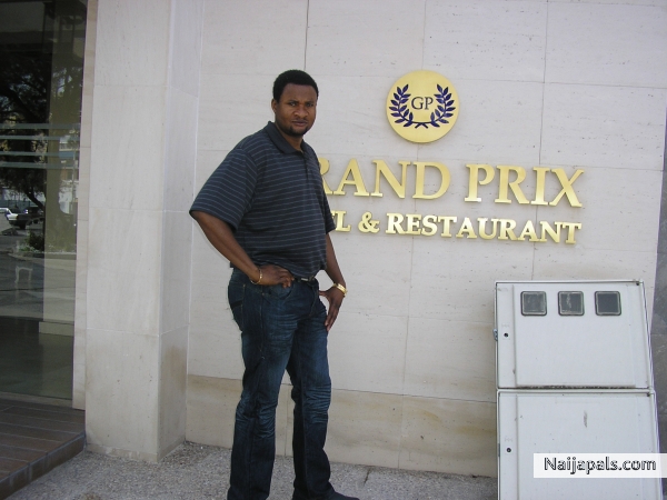  - click for next photo