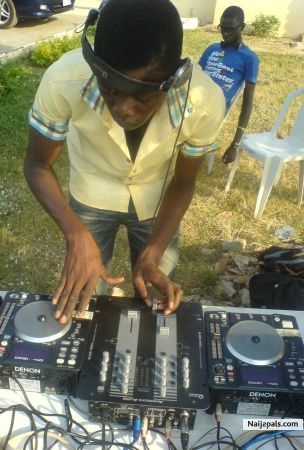 dee jay vibes - click for next photo