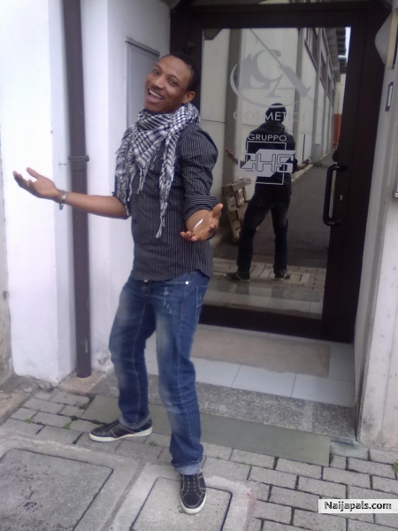  - click for next photo