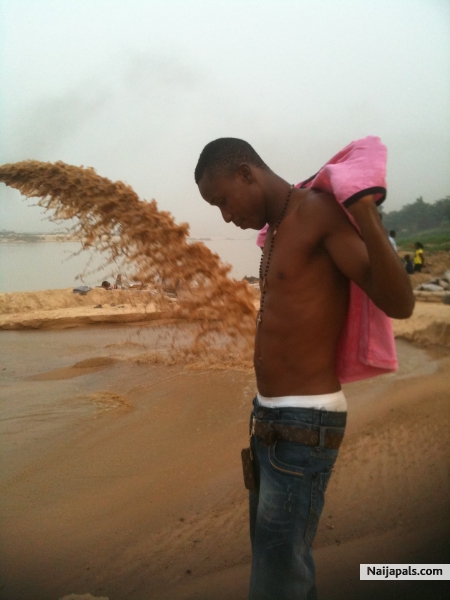  - click for next photo