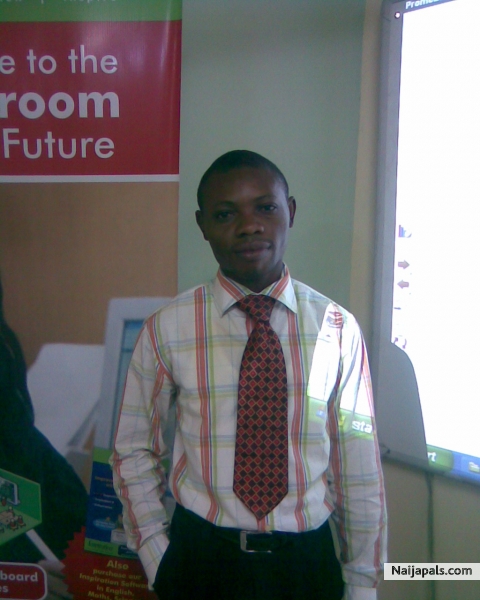 SCHOOLPLUS BOY - click for next photo