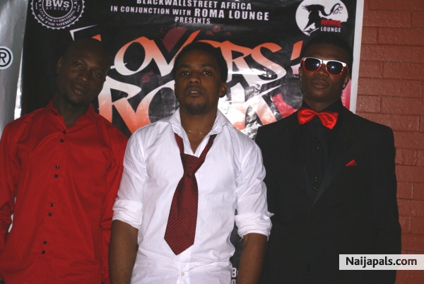 CHILLING WITH MA HOMIES - click for next photo
