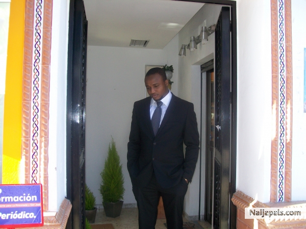  - click for next photo