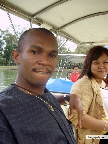 Mike & Oil in Bkk - click for next photo