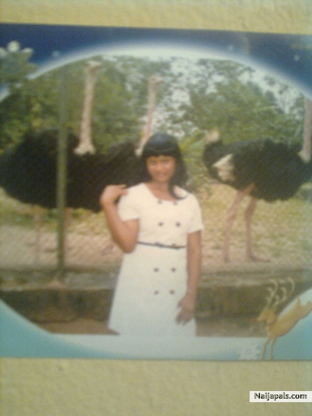 princess at the zoo at owerri - click for next photo