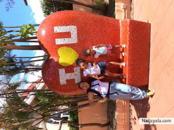 Vacation in Hongkong 2015 with my adorable daughters - click for next photo